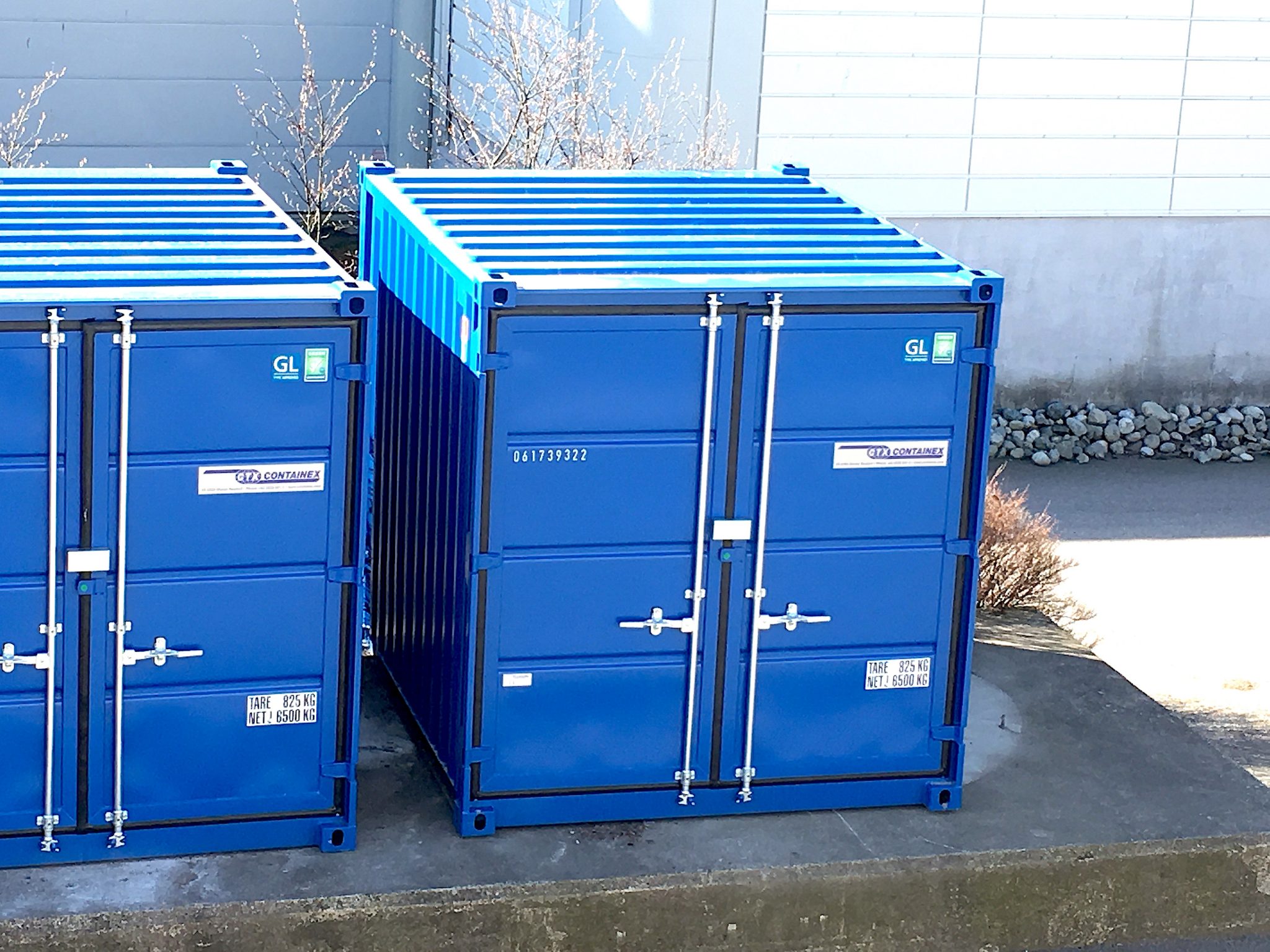 Utendørs 7,5 kvm container til leie i Tønsberg — kjør bilen rett inntil